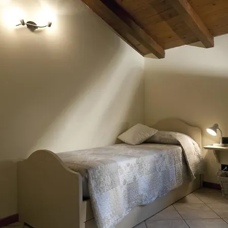 Oda ve Kahvaltı Valcerea Castelnuovo del Garda