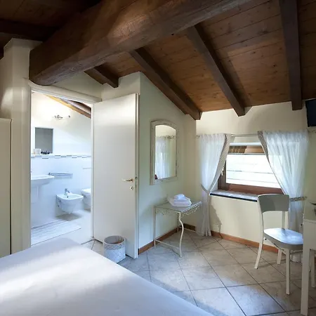 Valcerea Oda ve Kahvaltı Castelnuovo del Garda